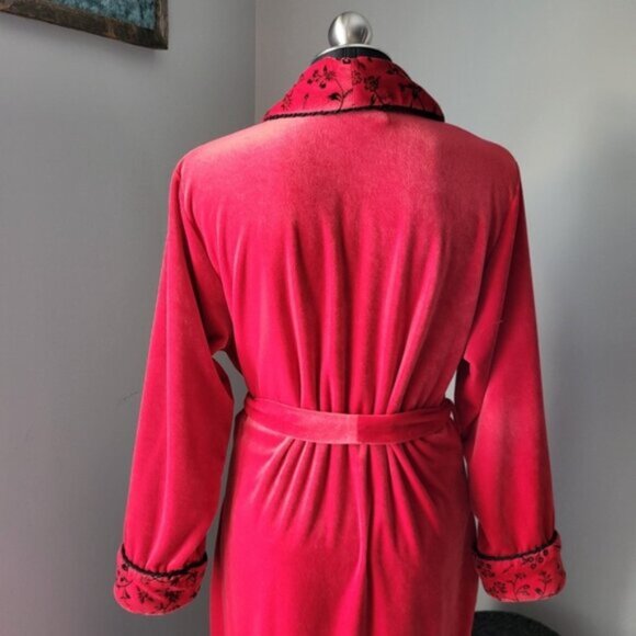 Vintage 90's Velvet Red House coat Size Small - Picture 14 of 16